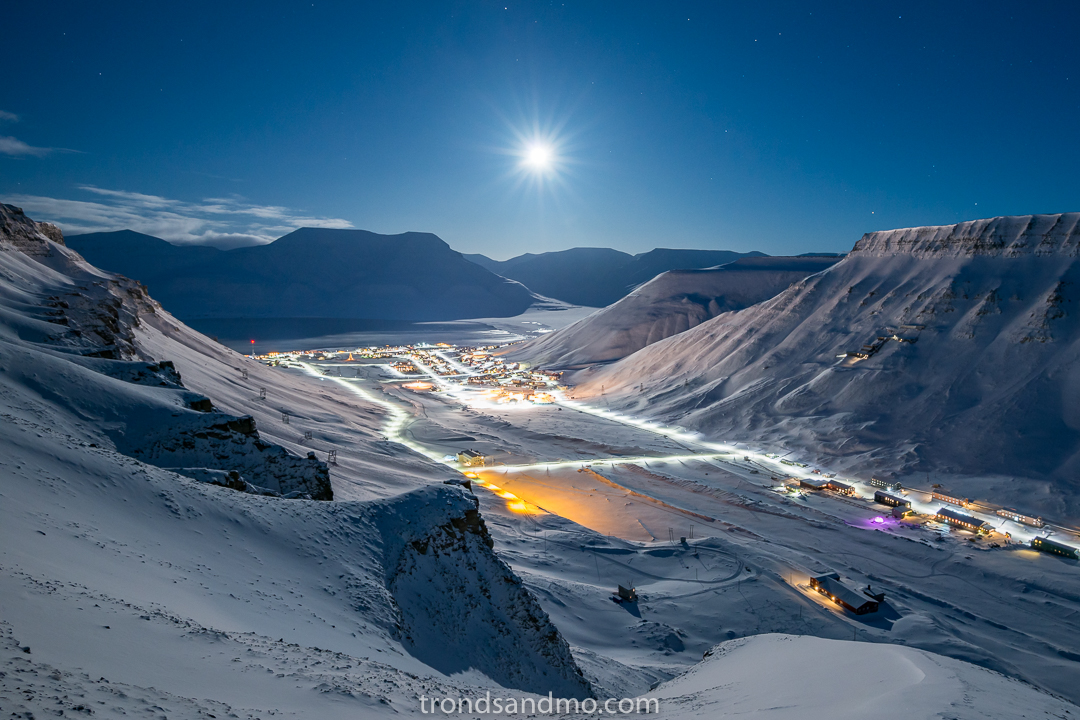 full moon over longyearbyen svalbard